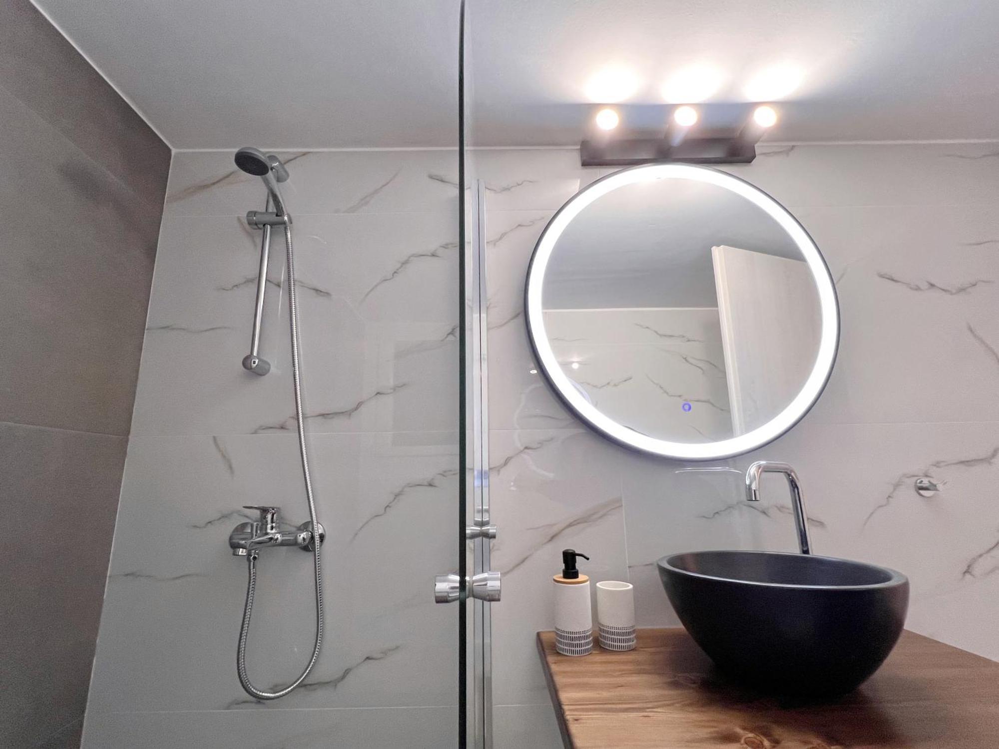 Wsd Piraeus Amazing Luxury Boutique 2Bd Apartment With Balcony Eksteriør billede